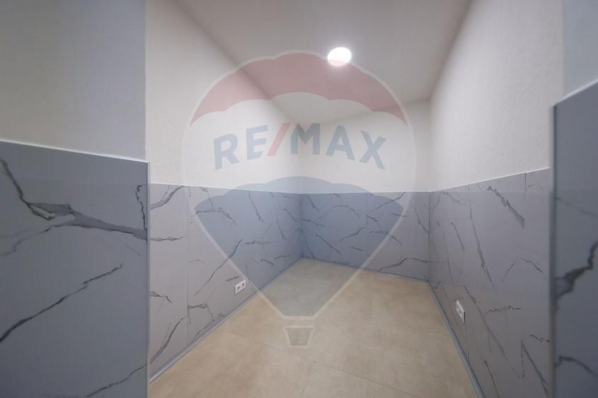 Constructie comerciala P+2 functiuni mixte  - str. Iuliu Maniu - 23