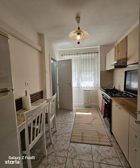 Apartament cu 3 camere decomandat în Iosia
