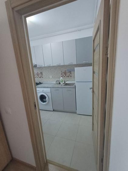 Inchiriez 1400 Ron - Vand 49.000 Eur garsoniera decomandata 30 m. - 6