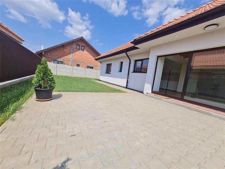 Distinctie rezedintiala pe 4 camere, 500 mp teren, Harman - 9