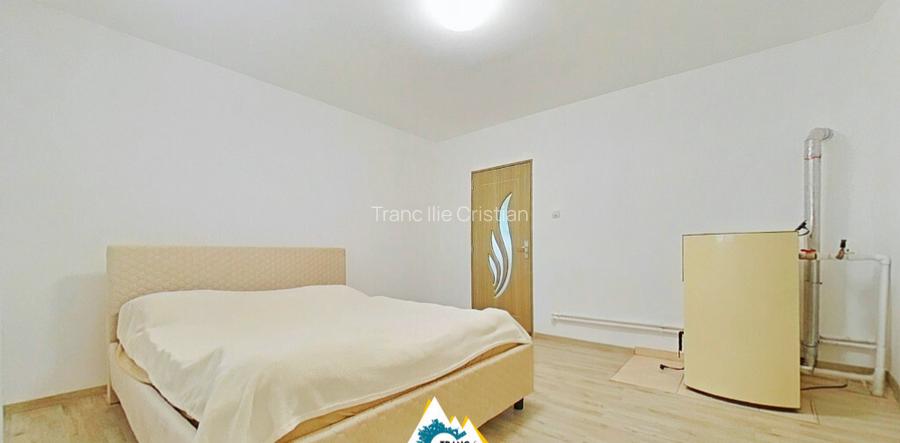 Casa spa?ioasa cu 3 camere, teren generos ?i anexe Curtici, Arad