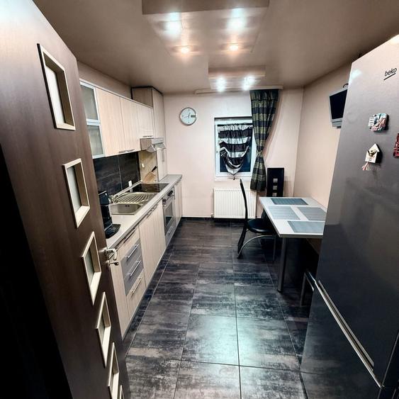 Apartament 3 camere,2 bai,decomandat,zona Politie - 5
