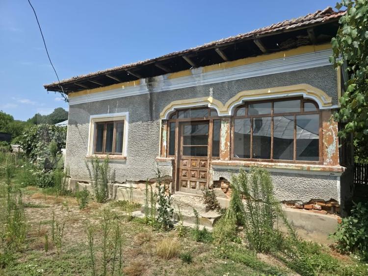 Teren Construcții intravilan de 1598 mp, în Cobia