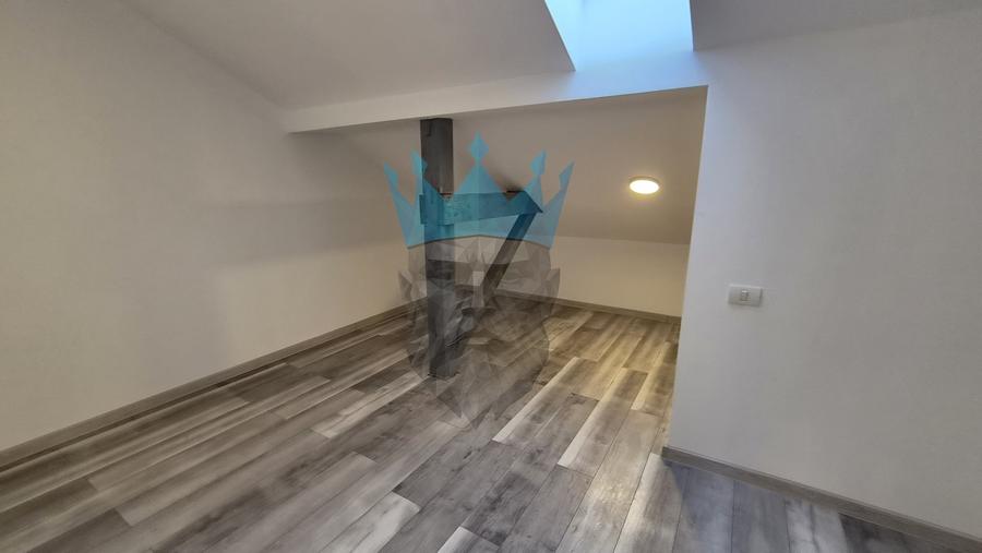 Casă individuală cu 5 camere cu Canalizare în Voluntari