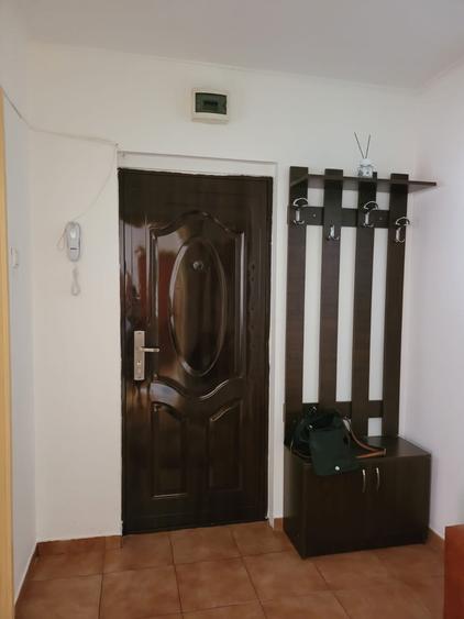 Apartament cu 2 camere semidecomandat în Obor