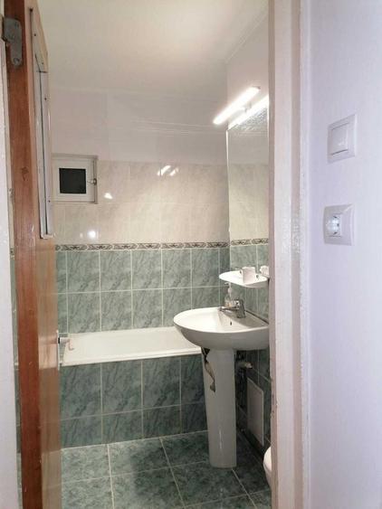Apartament cu 3 camere decomandat în Nicolae Bălcescu