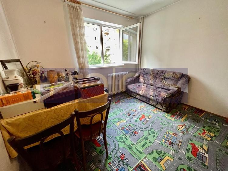 Apartament cu 3 camere semidecomandat, mobilat în Câmpia Libertății