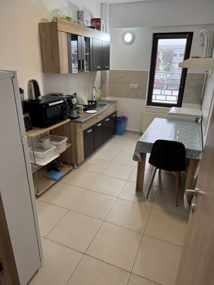 Apartament cu 2 camere decomandat în Km 4
