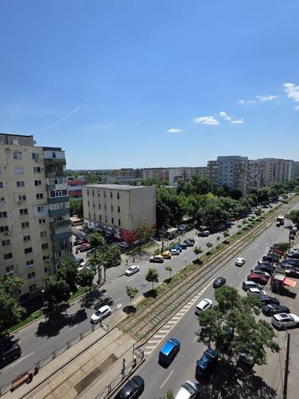 Apartament cu 4 camere decomandat în Rahova