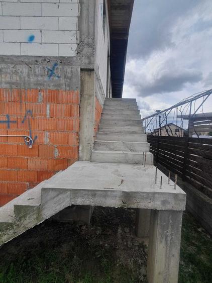 Casă cu 4 camere în Geamăna