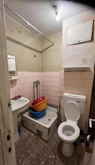 Apartament cu 4 camere decomandat în Astra