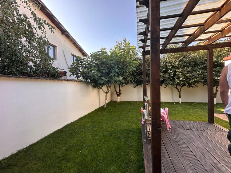 Duplex cu 3 camere cu Canalizare în Domnești