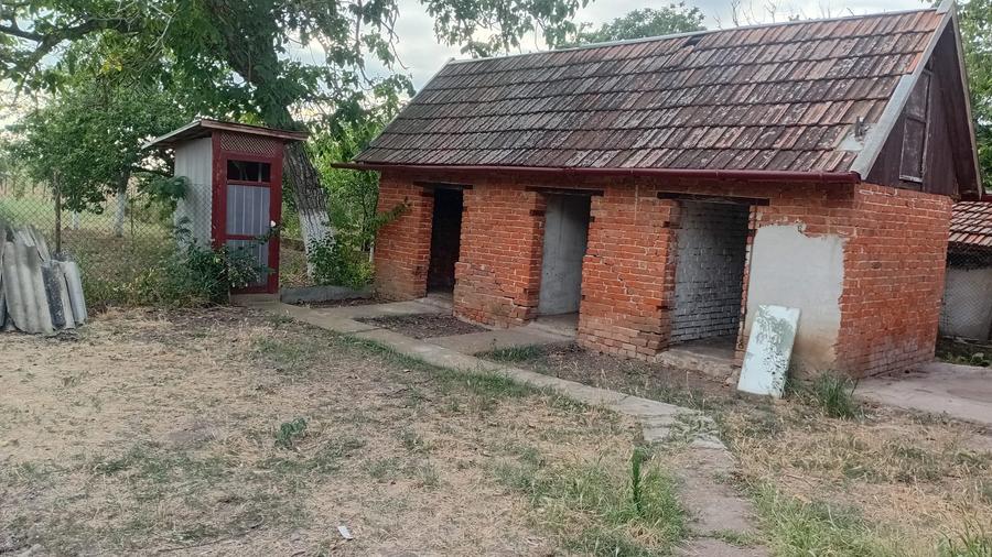 Casă cu 4 camere cu Canalizare în Bodrogu Nou
