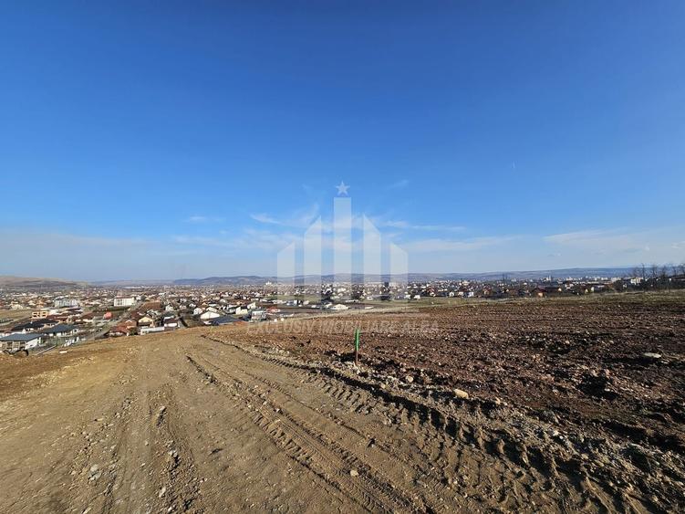 Teren Construcții intravilan de 660 mp, în Est