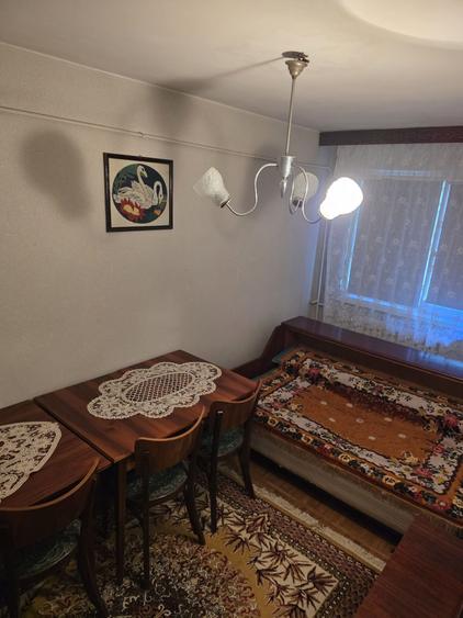 Apartament cu 3 camere semidecomandat în Sârbi