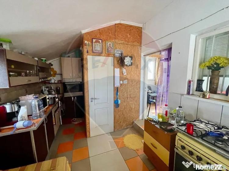 Casă cu 3 camere cu Teren 500 Mp în Central