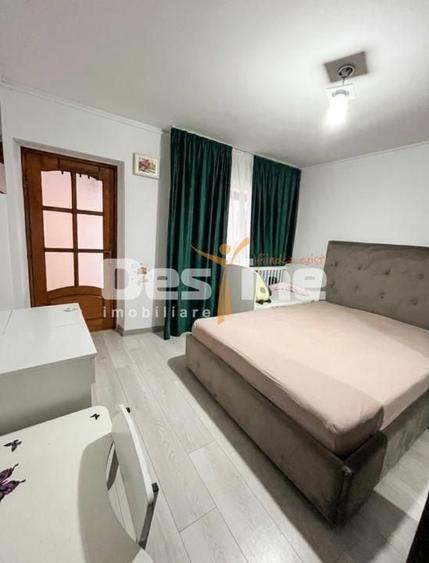 Casă individuală cu 5 camere cu Canalizare în Palas