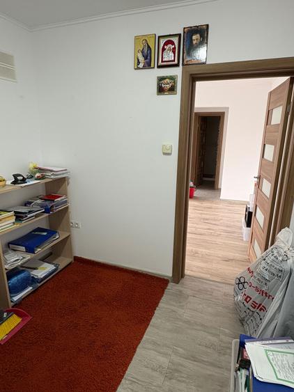 Apartament cu 2 camere semidecomandat în Școlilor