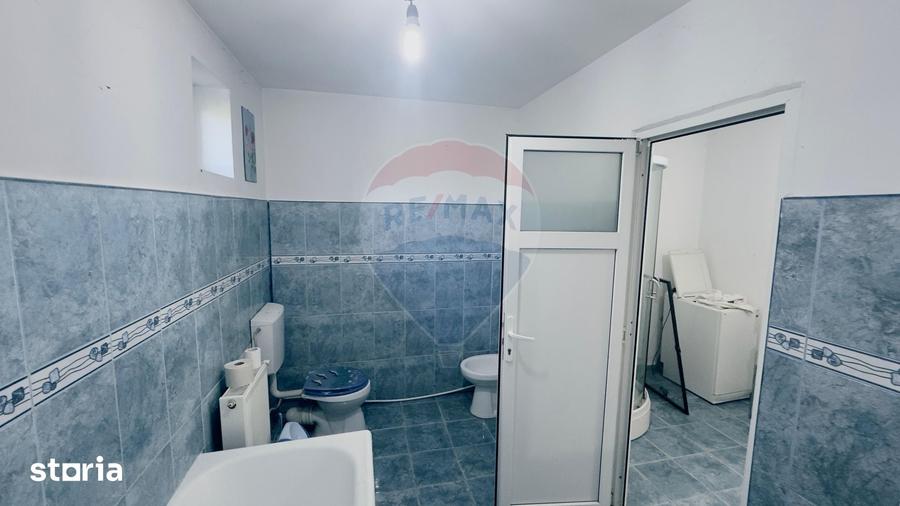 Casă cu 6 camere cu Teren 3300 Mp în Central