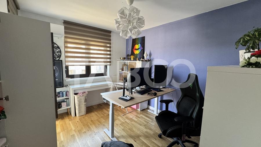 Duplex cu 5 camere cu Canalizare în Cristian