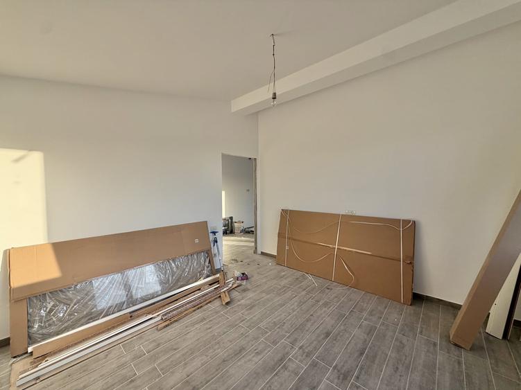 Apartament cu 2 camere decomandat în Chișoda
