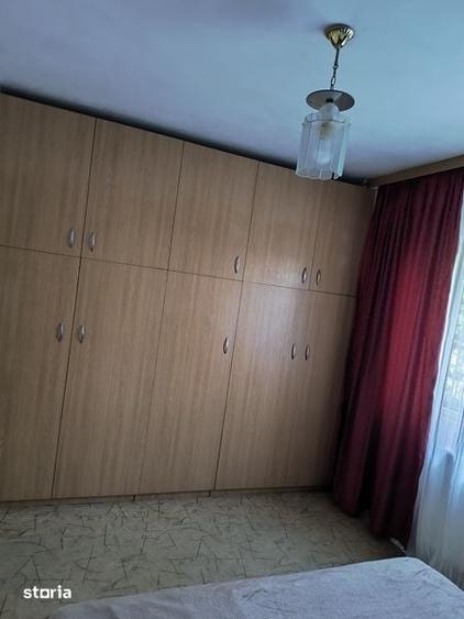 Apartament cu 2 camere semidecomandat în Enachiță Văcărescu