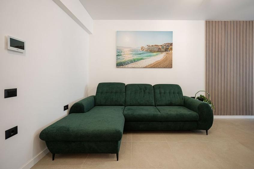 Apartament cu 2 camere decomandat în Mamaia-Sat