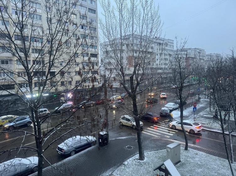 3CD Alexandru , bloc la bulevard , et 2/10 , liber - 1