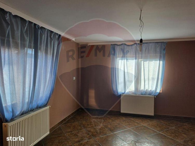 De vanzare casa solida cu teren generos si acces facil Lespezi Bacau - 3