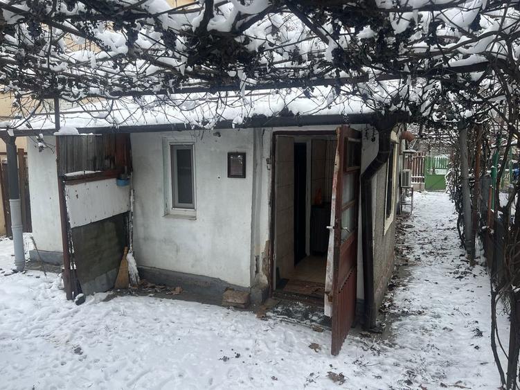 Casa batraneasca de vanzare, oras Chitila langa Lidl - 6