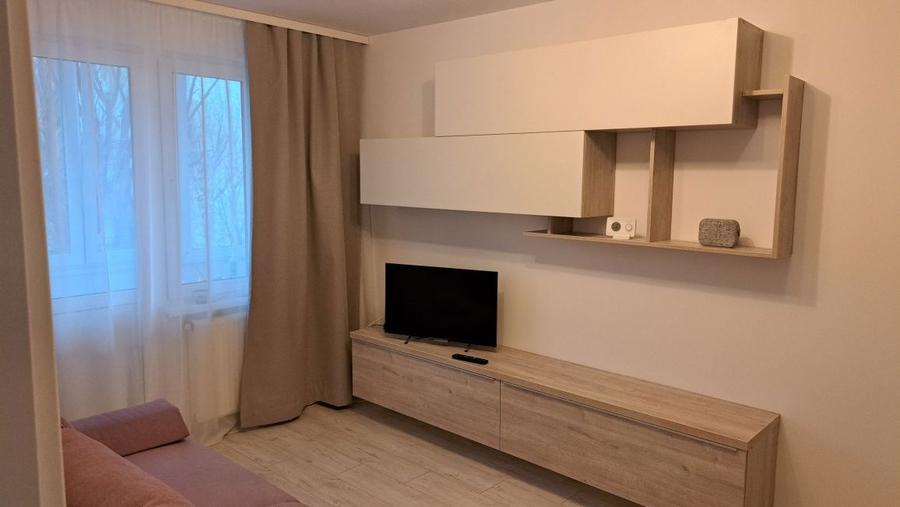 Inchiriez garsoniera - 2