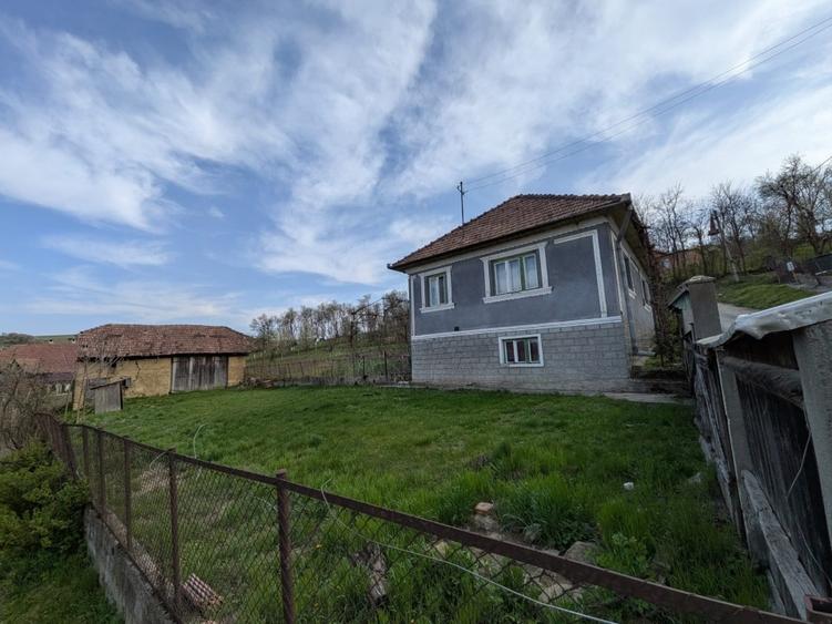 Vând teren+casă în comuna Sic - 2