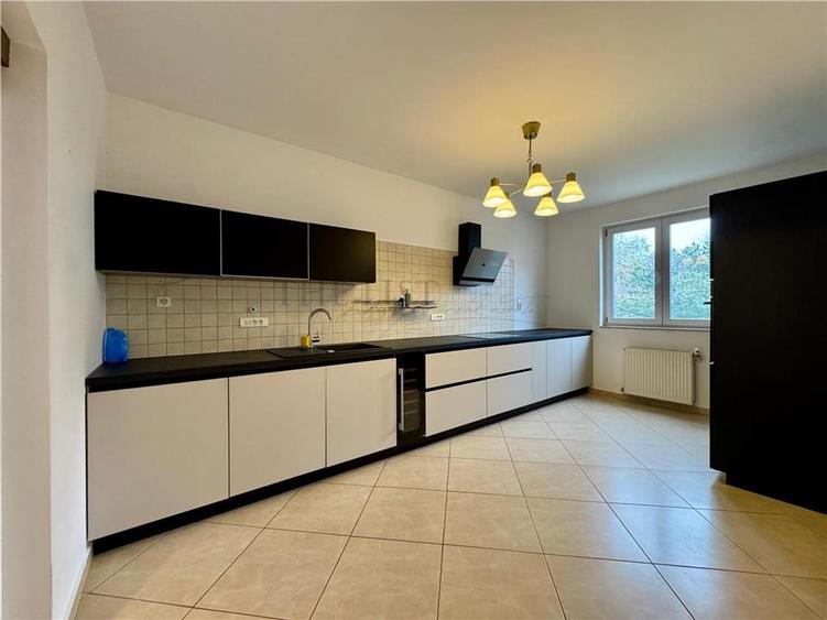 IANCU NICOLAE | DE VANZARE VILA 4 DORMITOARE | - 4