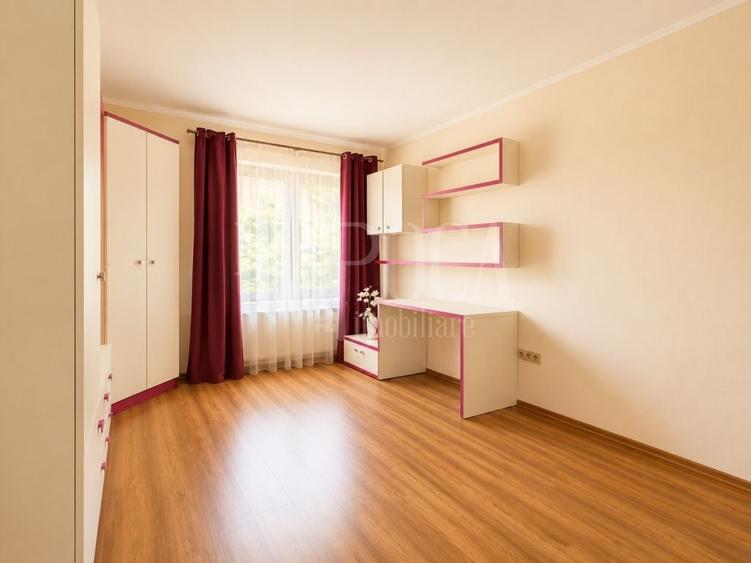 Duplex cu 4 camere cu Canalizare în Florești