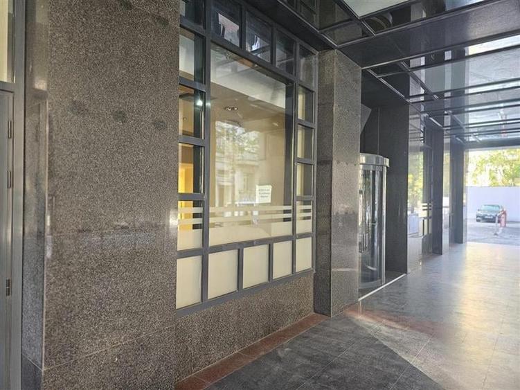 Spatiu comercial stradal ultracentral 445 mp - 1