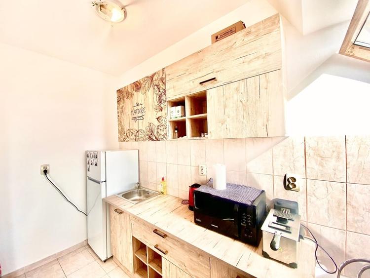 Garsonieră mobilată, utilată, etaj 4, str Războieni - 8