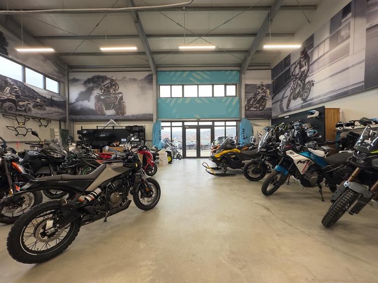 Spatiu 369mp, Rond Uricani, aproape de Metro - 3