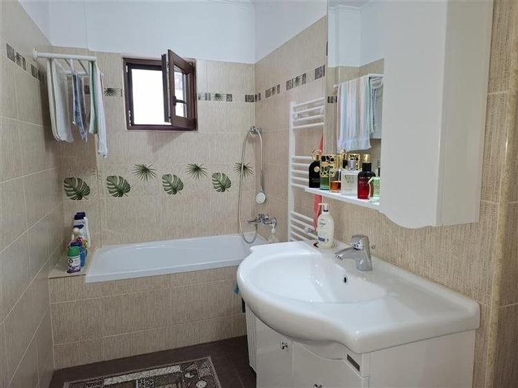 Apartamnet 2 camere, transformat in 3 camere, parter, Longinescu - 12