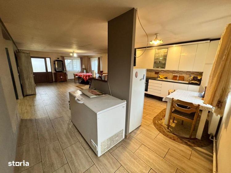 Casa cocheta cu terasa | 5 ari teren - 10