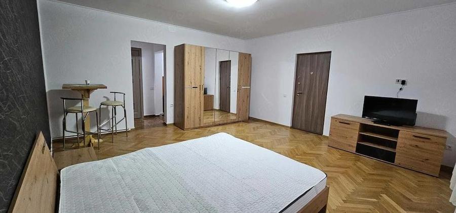 Sinaia, zona ultracentrala - inchiriere garsoniera, renovata ?i mobilata - 3