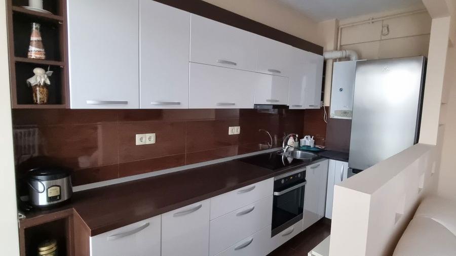 Inchiriez apartament zona Turnisor, etaj 2 , loc de parcare propriu - 1