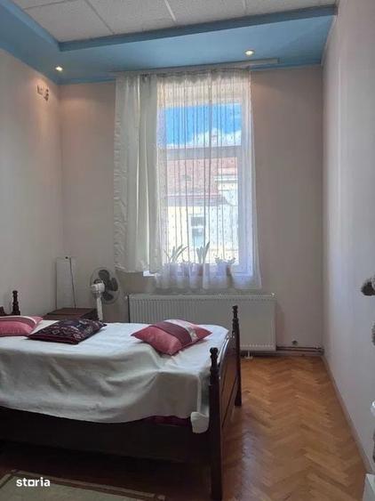 Apartament cu 3 camere semidecomandat în Ultracentral