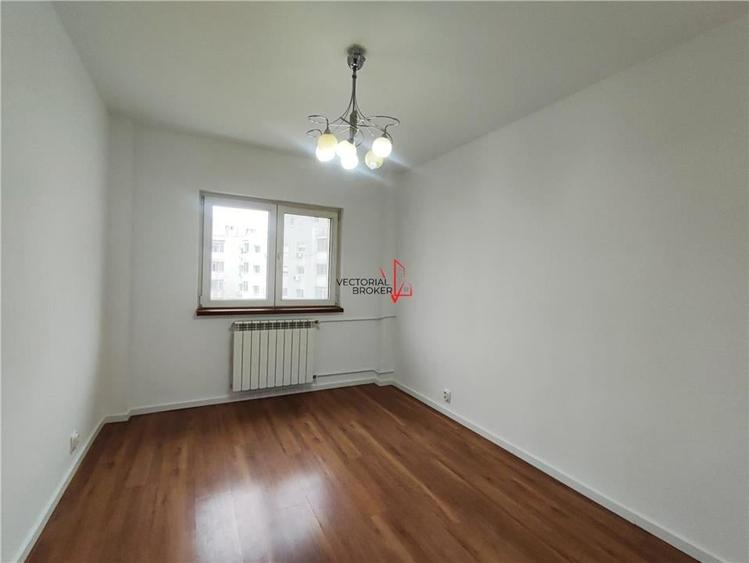 Decomandat, bloc 1980, ,metrou OBOR Calea Mosilor - 8