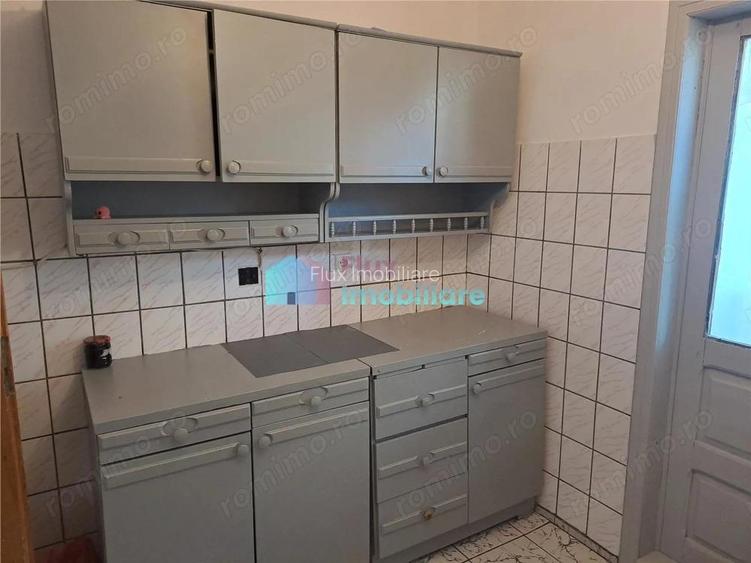 Apartament cu 3 camere etaj 2 Obcini zona Dany Gry Apartament cu 3 camere etaj 2 Obcini zona Dany Gry