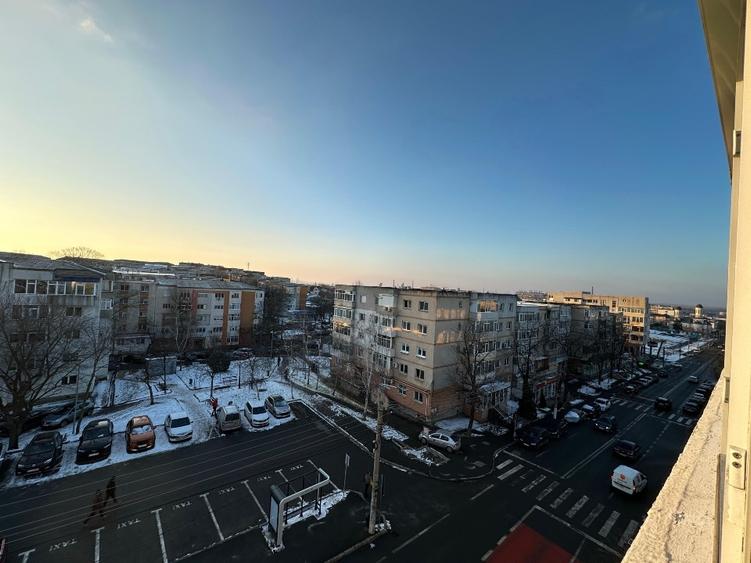 Apartament decomandat cu 3 camere - Cartier E3 - centrala proprie - 2