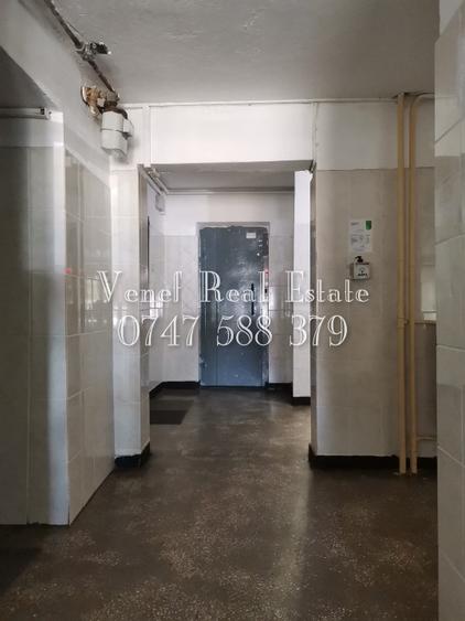 0 Comision 3 camere 2 bai 1992 clasa A etaj 1 Lacul Tei stradal Maica Domnului A - 10