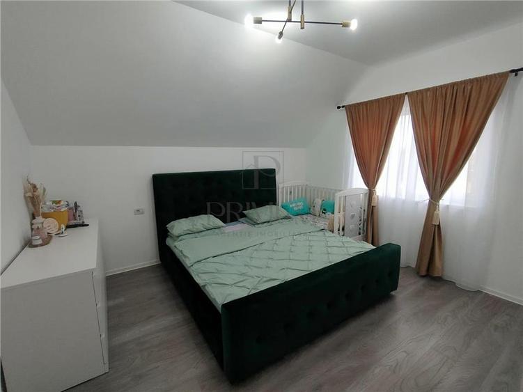 Duplex separat prin C.T - personalizare interioara - acces facil - 5