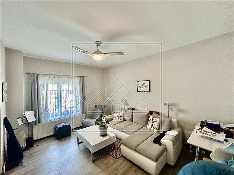 Casa individuala de vanzare in Sibiu, 373mp teren, 8 camere, zona buna - 3