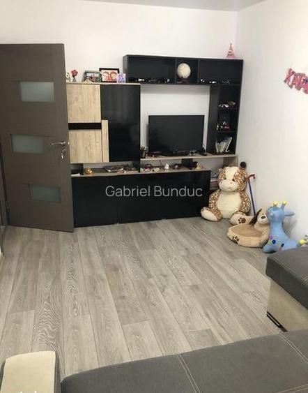 Apartament 3 camere, Astra
