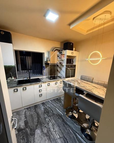 Apartament cu 3 camere, 2 bai,  decomandat,  etajul 2, zona Soarelui - 4